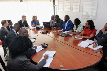 Rencontre entre la mission de haut niveau du MCC et l'&eacute;quipe du CNPC